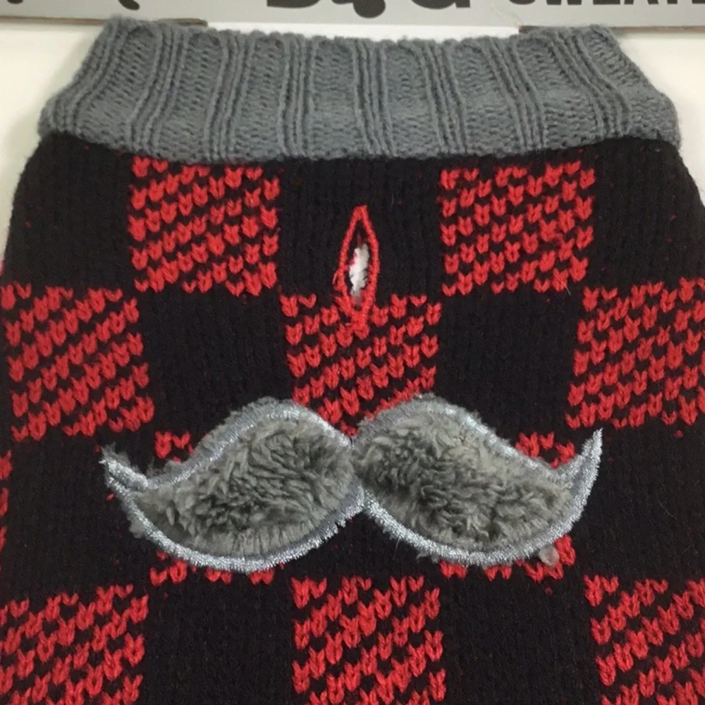 New Dog Sweater Size S Red Block D & G gray black pull over stretch see arm hole